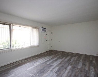 207 S 3rd - Photo Thumbnail 4