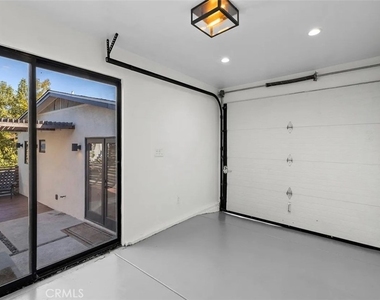 1537 Lakeshore - Photo Thumbnail 16