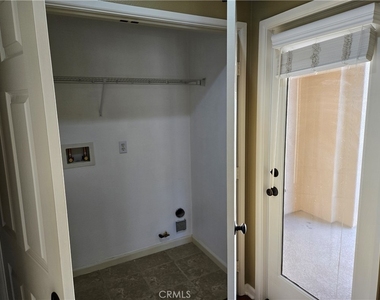 4444 Owens Street - Photo Thumbnail 6
