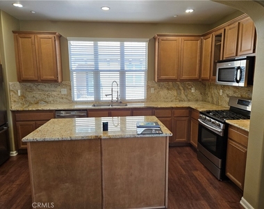 4444 Owens Street - Photo Thumbnail 2
