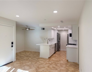 1042 Calle Del Cerro - Photo Thumbnail 3