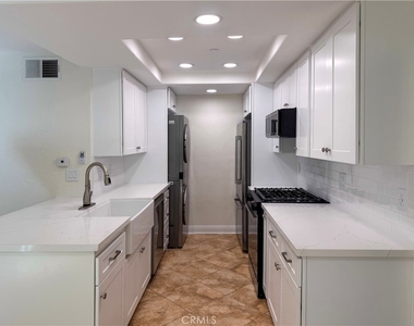 1042 Calle Del Cerro - Photo Thumbnail 5