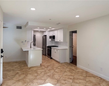 1042 Calle Del Cerro - Photo Thumbnail 2