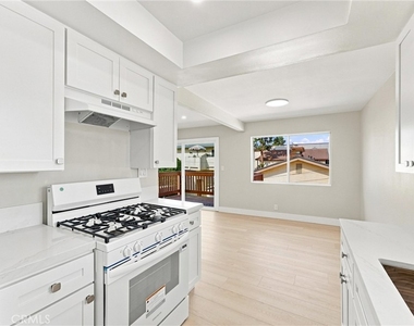 7751 Newman - Photo Thumbnail 14