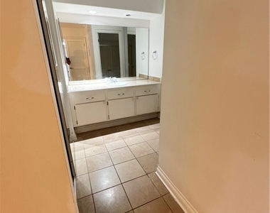 165 Streamwood - Photo Thumbnail 21