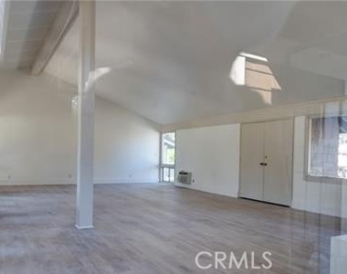 165 Streamwood - Photo Thumbnail 12