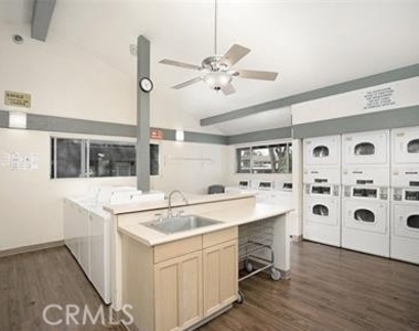 165 Streamwood - Photo Thumbnail 4