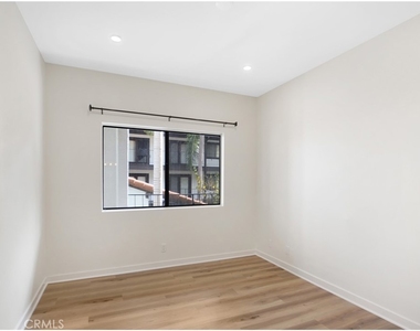 17200 Newhope - Photo Thumbnail 10