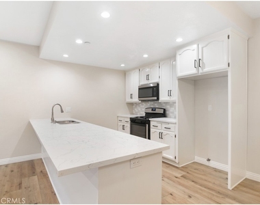 17200 Newhope - Photo Thumbnail 3
