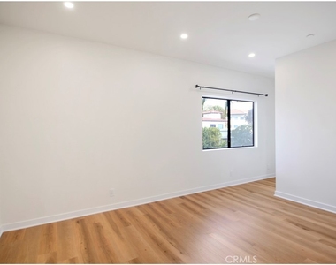 17200 Newhope - Photo Thumbnail 14