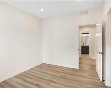 17200 Newhope - Photo Thumbnail 12