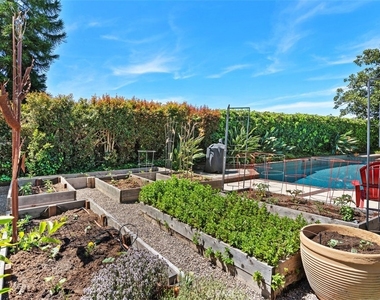 25732 Weston Drive - Photo Thumbnail 36