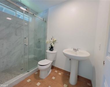 23370 Rolanda Drive - Photo Thumbnail 10