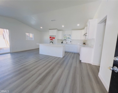 23370 Rolanda Drive - Photo Thumbnail 4