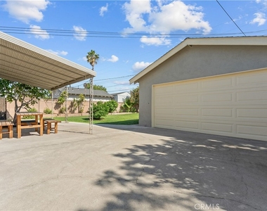 1344 E Orange Grove - Photo Thumbnail 22
