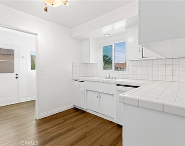 1344 E Orange Grove - Photo Thumbnail 5
