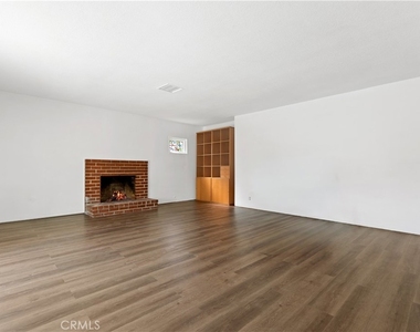 1344 E Orange Grove - Photo Thumbnail 9