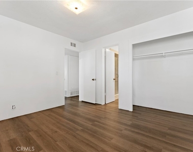 1344 E Orange Grove - Photo Thumbnail 19