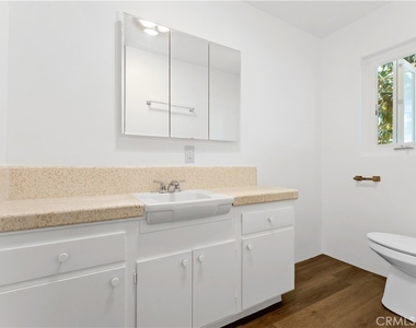 1344 E Orange Grove - Photo Thumbnail 20