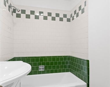 1344 E Orange Grove - Photo Thumbnail 17