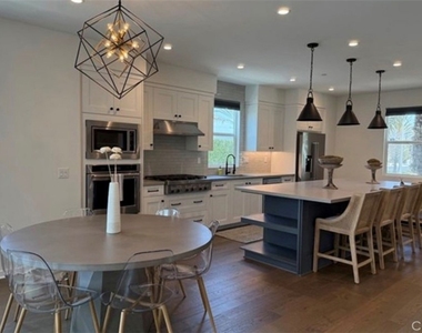 1197 Winslow Lane - Photo Thumbnail 5