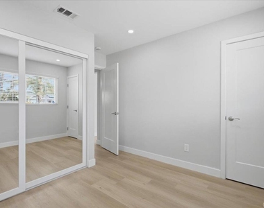 14549 Kittery Street - Photo Thumbnail 7