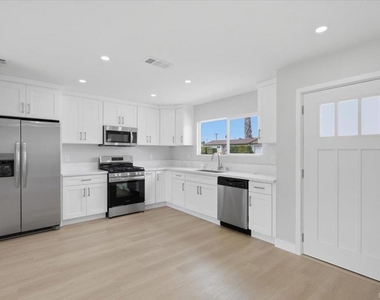 14549 Kittery Street - Photo Thumbnail 13