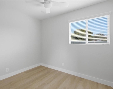 14549 Kittery Street - Photo Thumbnail 18