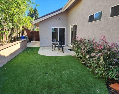 7245 Carpa Court - Photo Thumbnail 30