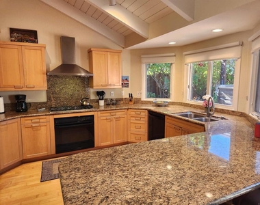 7245 Carpa Court - Photo Thumbnail 8