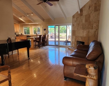 7245 Carpa Court - Photo Thumbnail 11