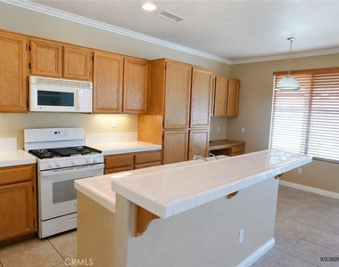 27164 Kepler Street - Photo Thumbnail 6