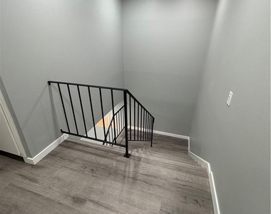 2119 Eveningside Drive - Photo Thumbnail 21