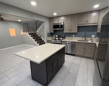 2119 Eveningside Drive - Photo Thumbnail 6