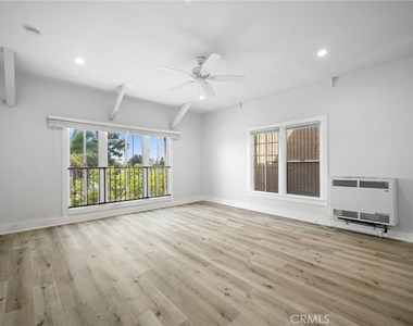 228 S Kenwood Street - Photo Thumbnail 4