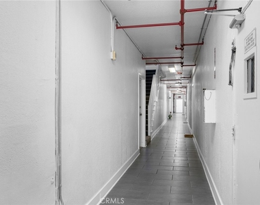 228 S Kenwood Street - Photo Thumbnail 13