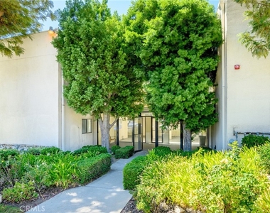 10149 Commerce Avenue - Photo Thumbnail 1
