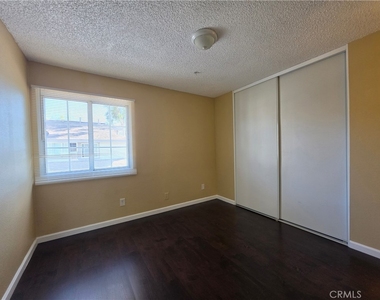 1614 S Campus Avenue - Photo Thumbnail 17