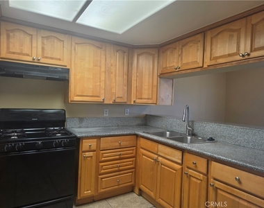 1614 S Campus Avenue - Photo Thumbnail 4