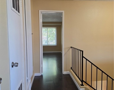 1614 S Campus Avenue - Photo Thumbnail 9