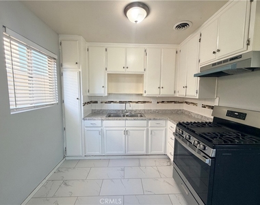 1548 11th Avenue - Photo Thumbnail 2