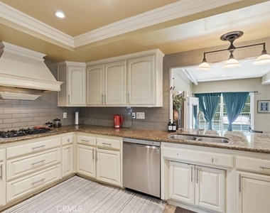 710 S Ridgeview - Photo Thumbnail 18