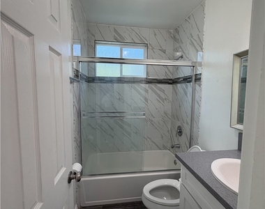 2040 S Sherbourne Drive - Photo Thumbnail 27