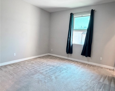621 W Foothill - Photo Thumbnail 14