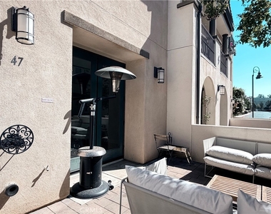 621 W Foothill - Photo Thumbnail 2