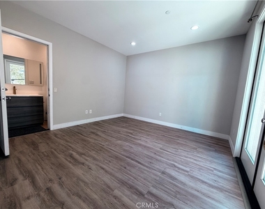 621 W Foothill - Photo Thumbnail 4