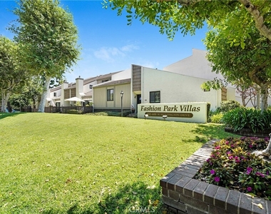 582 W Huntington Dr - Photo Thumbnail 1