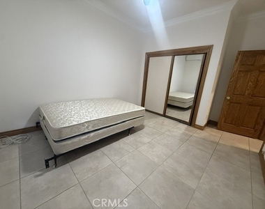 11 W Wistaria - Photo Thumbnail 8