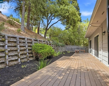 900 Augusta Dr - Photo Thumbnail 43