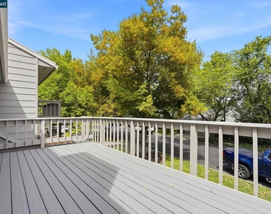 900 Augusta Dr - Photo Thumbnail 41